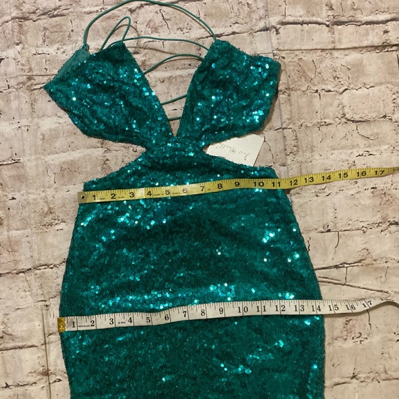 NWT Just Quella green sequin cut out, body cone, mini party dress size XS. - Picture 9 of 12